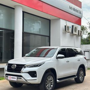 TOYOTA FORTUNER SRV AUT