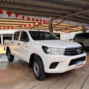 Toyota | Hilux D/C 4x4 DX Mec | 2023 | 112.213 km | Blanco | Entrega USD 5.400 | 60 cuotas