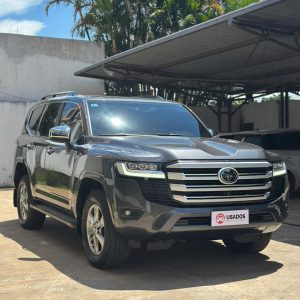 Toyota | Land Cruiser 300 VX | 2025 | 11.291 km | Gris | Entrega USD 33.560 | 60 cuotas